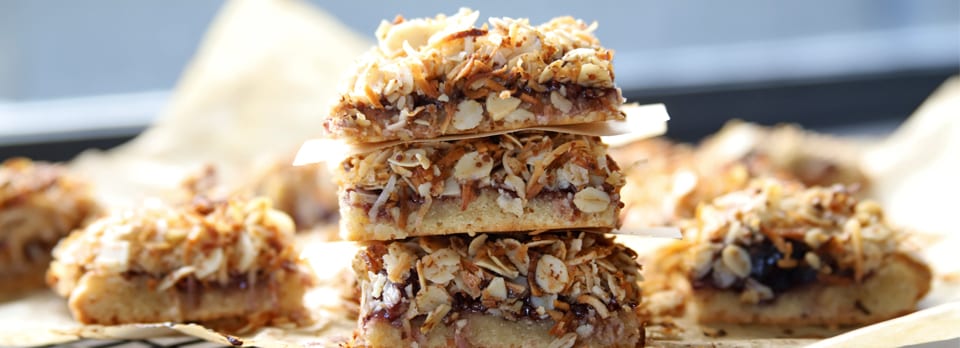 Collagen Berry Crumble Slice